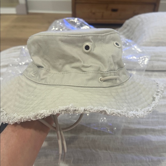 Tilley Hat - Picture 12 of 13